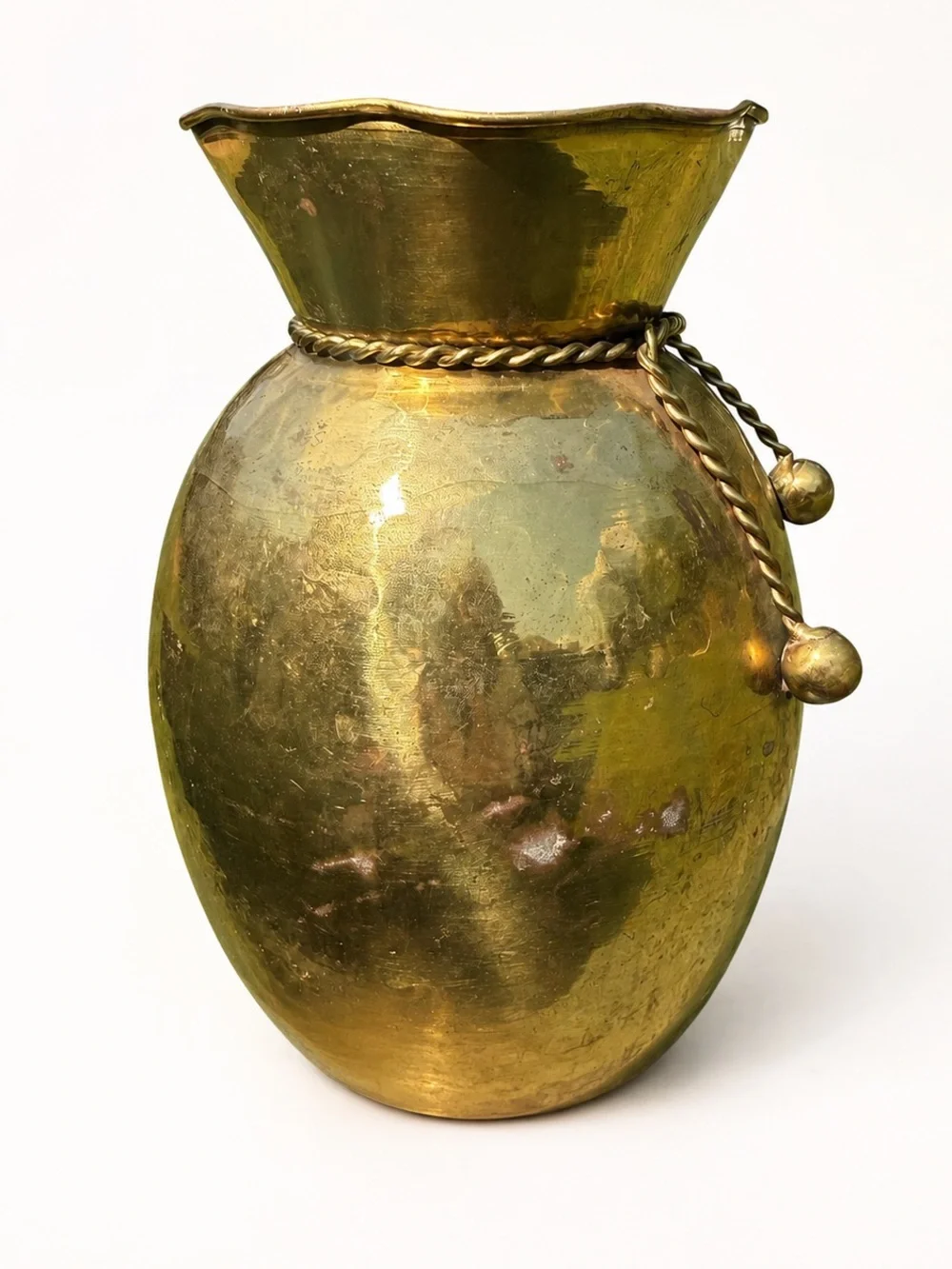 Vintage Brass Vase India 7.5” Twisted Rope Tassel Scalloped Rim Old World Decor
